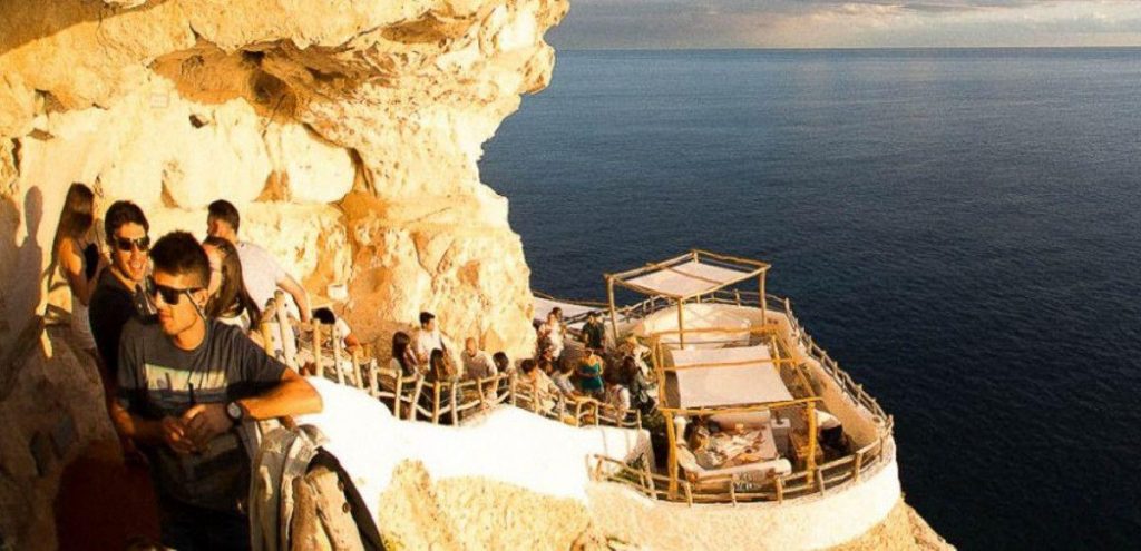 La discoteca Cova d'en Xoroi a Minorca