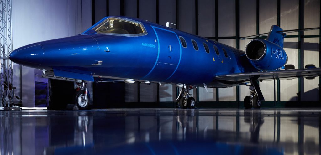 Il Learjet31 Nel Blu Dipinto di Blu personalizzato dal Garage Italia Customs