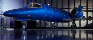 Il Learjet31 Nel Blu Dipinto di Blu personalizzato dal Garage Italia Customs