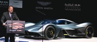 La presentazione dell'Aston Martin AM-RB 001 al Canadian International Auto Show di Toronto