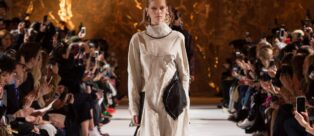 La Collezione donna FW 2017-2018 Acne Studios alla Paris Fashion Week