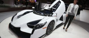 La supercar Glickenhaus SGC003S al Salone di Ginevra 2017