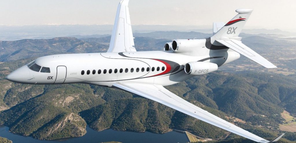 Il nuovo business jet di alta gamma il trireattore Dassault Falcon 8x presentato al Labace 2017