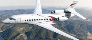 Il nuovo business jet di alta gamma il trireattore Dassault Falcon 8x presentato al Labace 2017