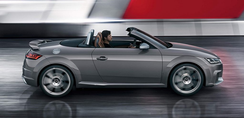 Audi TT RS Roadster: il piacere di guida all'aria aperta