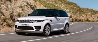 Range Rover Sport P400e: la nuova era del SUV britannico