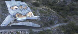 Casa del Ancantilado : a Granada l'edificio dagli occhi di drago