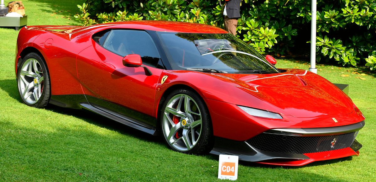 La Ferrari SP38 sul prato del Concorso d'Eleganza Villa d'Este