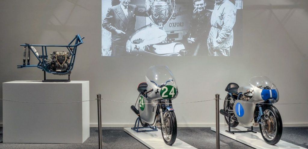 La sala intitolata Le Bicilindriche Desmo del giovane Hailwood della Mostra Temporanea Museo Ducati