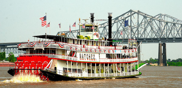 Il battello a vapore Natchez simbolo di New Orleans