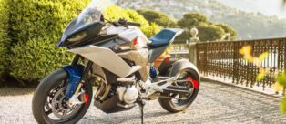 La concept BMW Motorrad 9cento presentata al Concorso d'Eleganza Villa d'Este