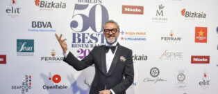 Lo Chef Massimo Bottura del Ristorante Osteria Francescana alla premiazione del World's 50 Best Restaurants 2018