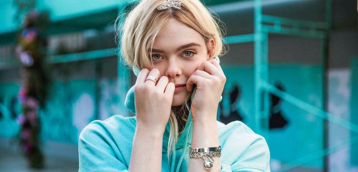 Elle Fanning testimonial della collezione di gioielli Tiffany Paper Flowers