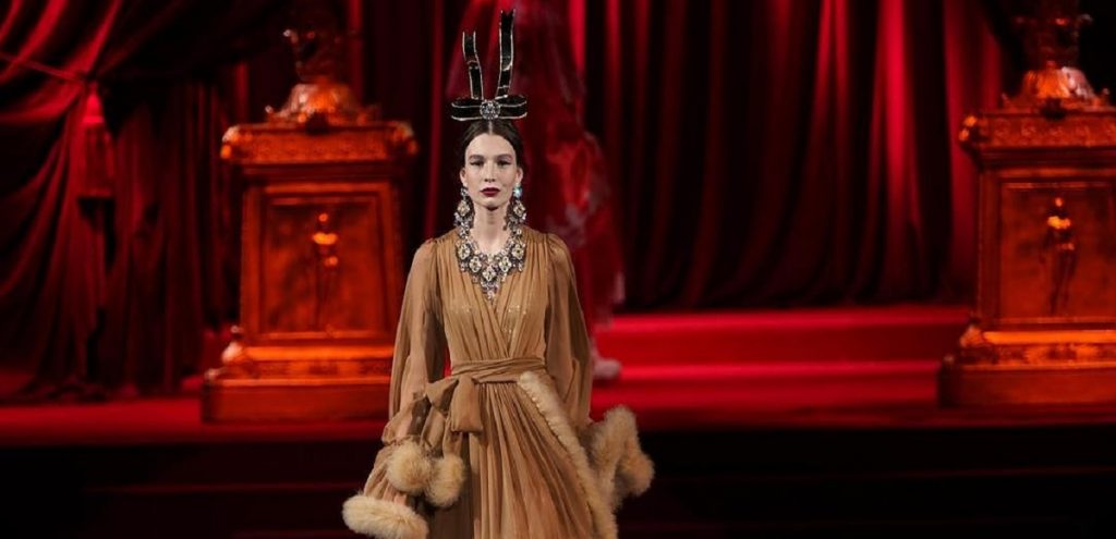Tendenza Moda Barocco A/I 2019-20 La moda riscopre lo splendore delle corti Europee