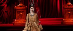 Tendenza Moda Barocco A/I 2019-20 La moda riscopre lo splendore delle corti Europee