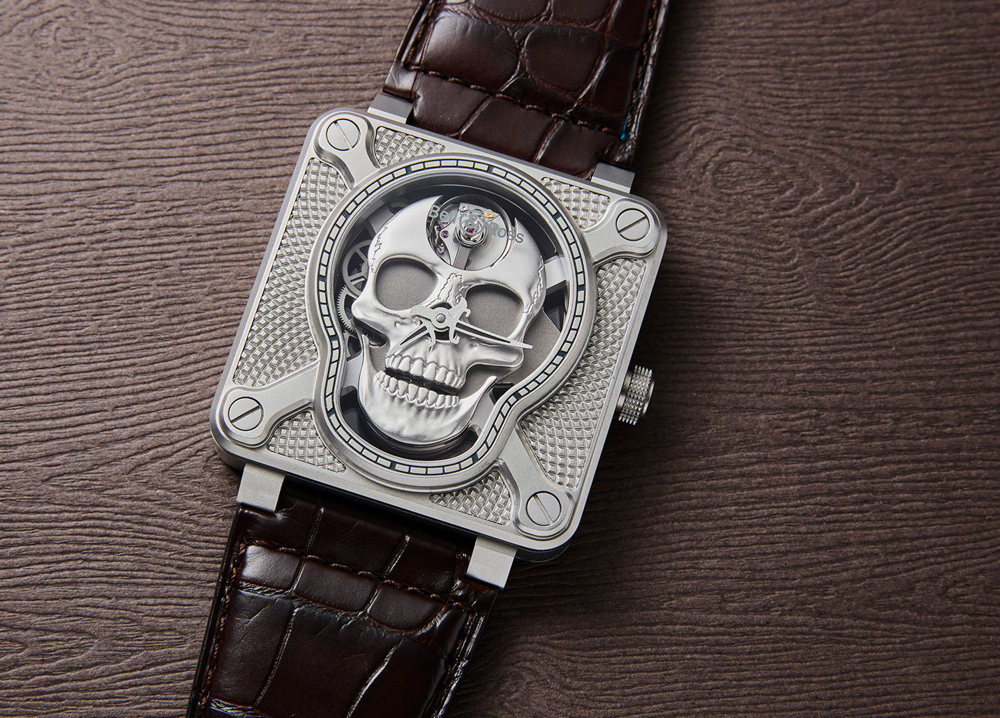 Orologio Laughing Skull White Il teschio firmato Bell & Roses che scandisce il tempo