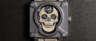 Orologio Laughing Skull White Il teschio firmato Bell & Roses che scandisce il tempo