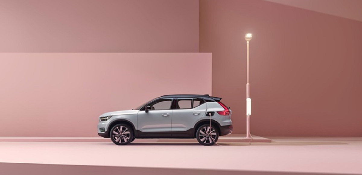 Volvo XC40 Recharge P8: Rivoluzione Green La prima auto 100% elettrica di Volvo 