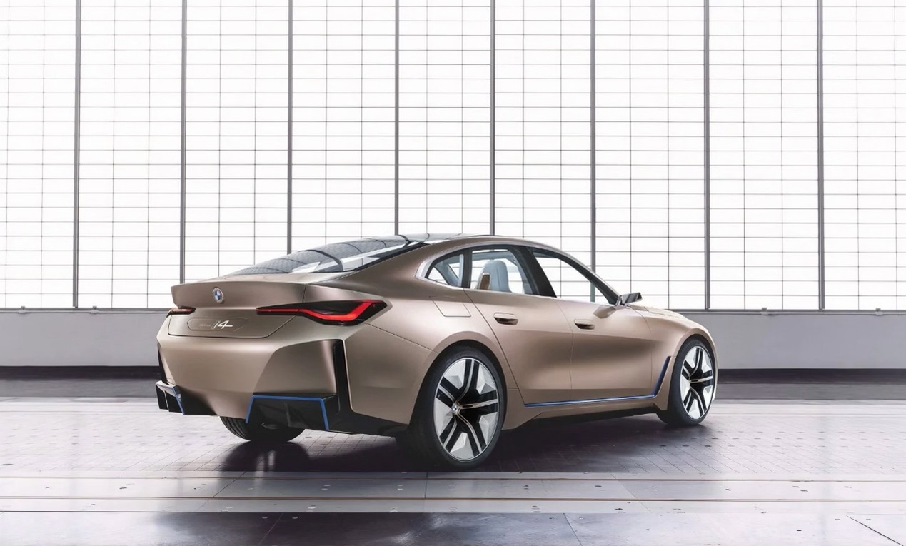 BMW i4 Concept 2020 La sportiva elettrica da 600 km. di autonomia