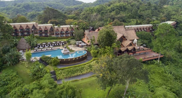 Anantara Resort Thailandia: dormire tra gli elefanti a scopo benefico 