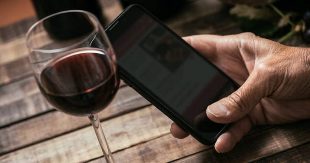 Combivino: arriva l'app che aiuta a scegliere il vino