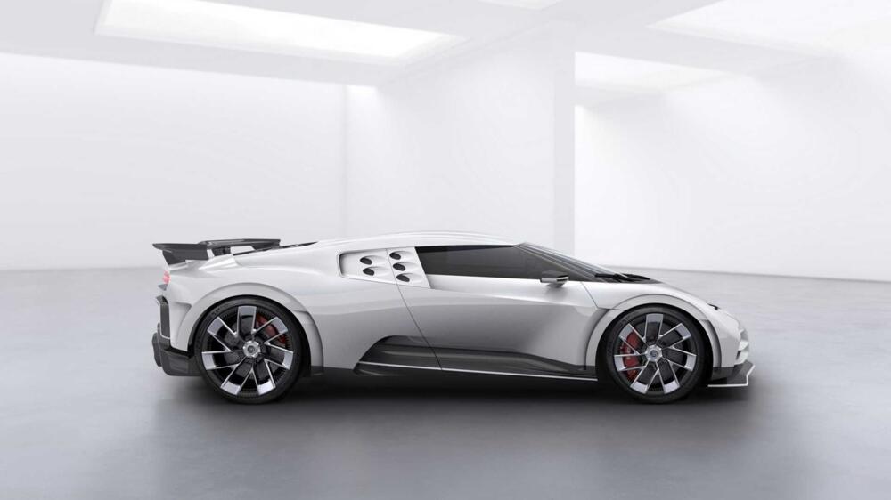 Bugatti Centodieci Cristiano Ronaldo L'asso Juventino compra l'auto più costosa del mondo!