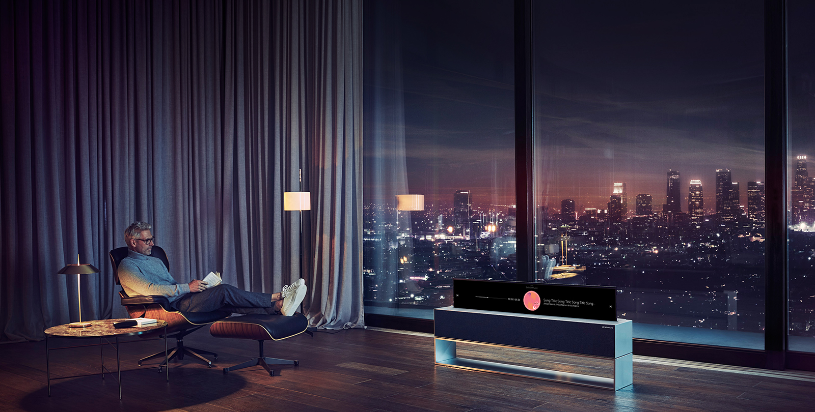 LG SIGNATURE OLED R il primo televisore al mondo che si arrotola su se stesso!