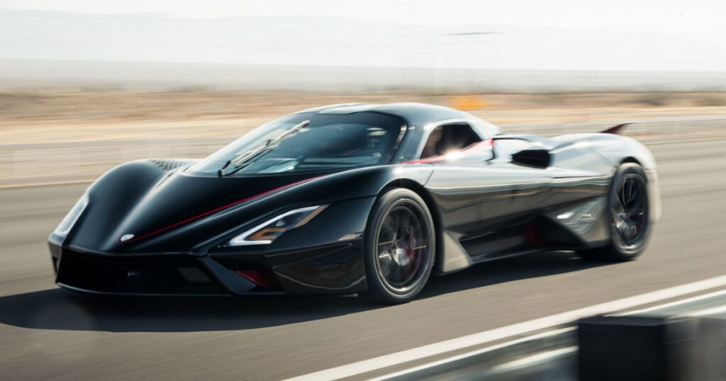 532,93 km/h di velocità massima SSC Tuatara è l'auto più veloce di sempre