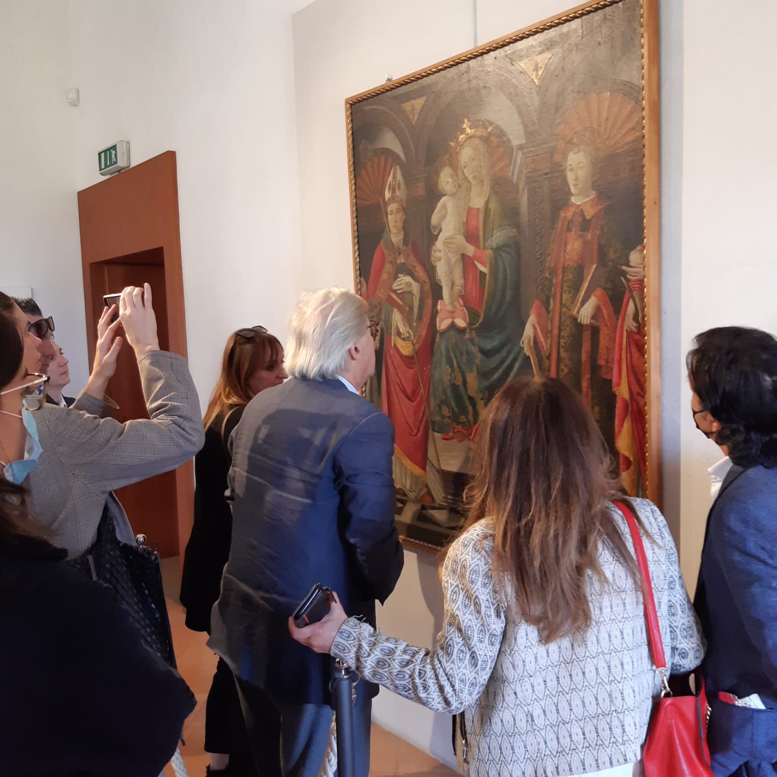 Sgarbi San Leo Il famoso critico d'arte fa visita ai tesori artistici della città di San Leo