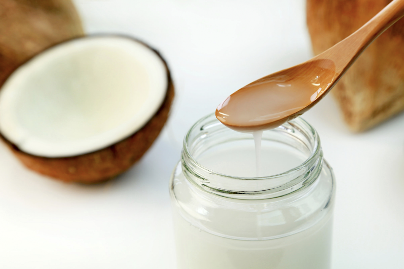 Olio di cocco: proprietà, usi e benefici in campo cosmetico