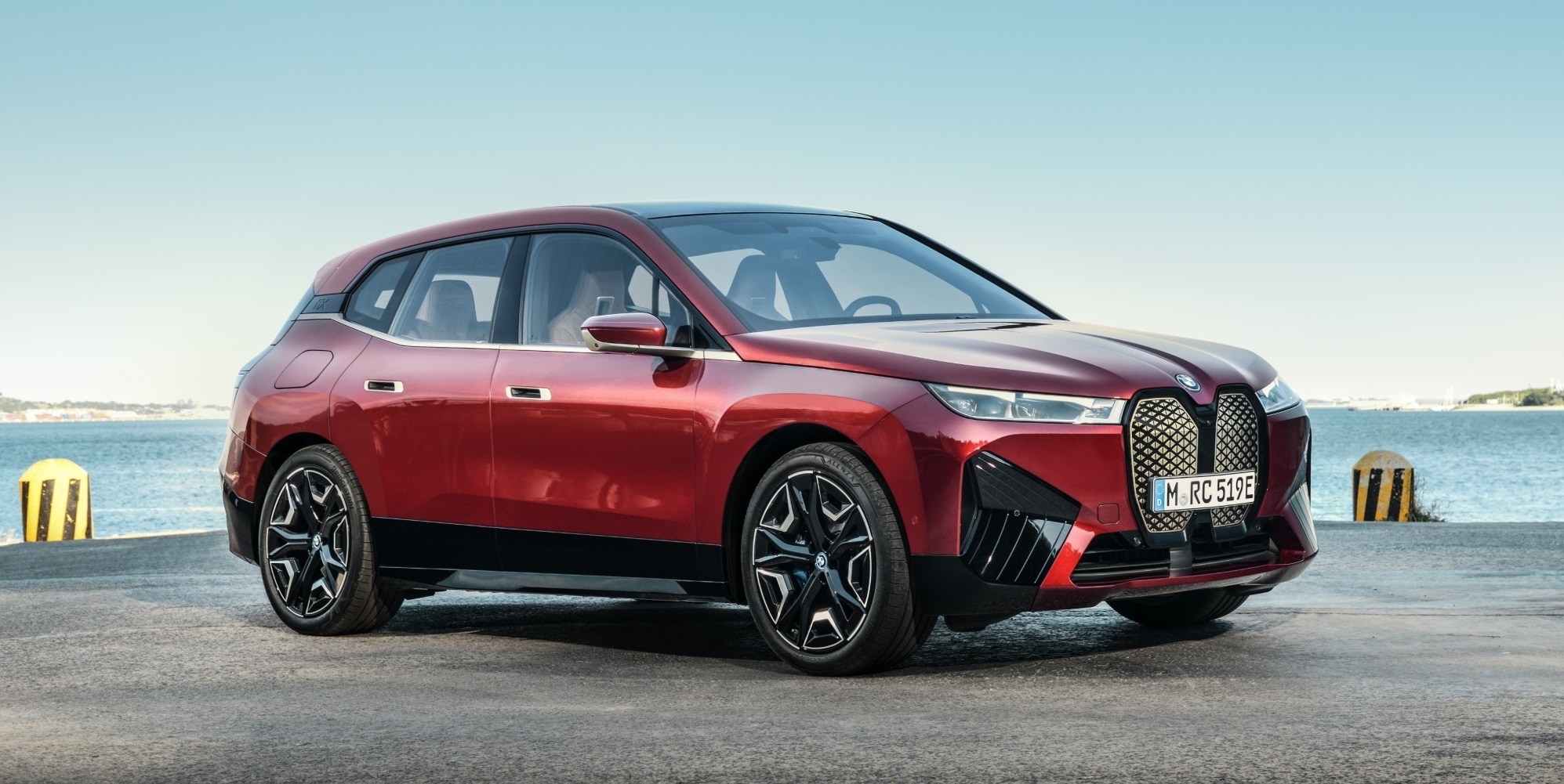 BMW iX: il nuovo SUV 2021 della casa bavarese è elettrico