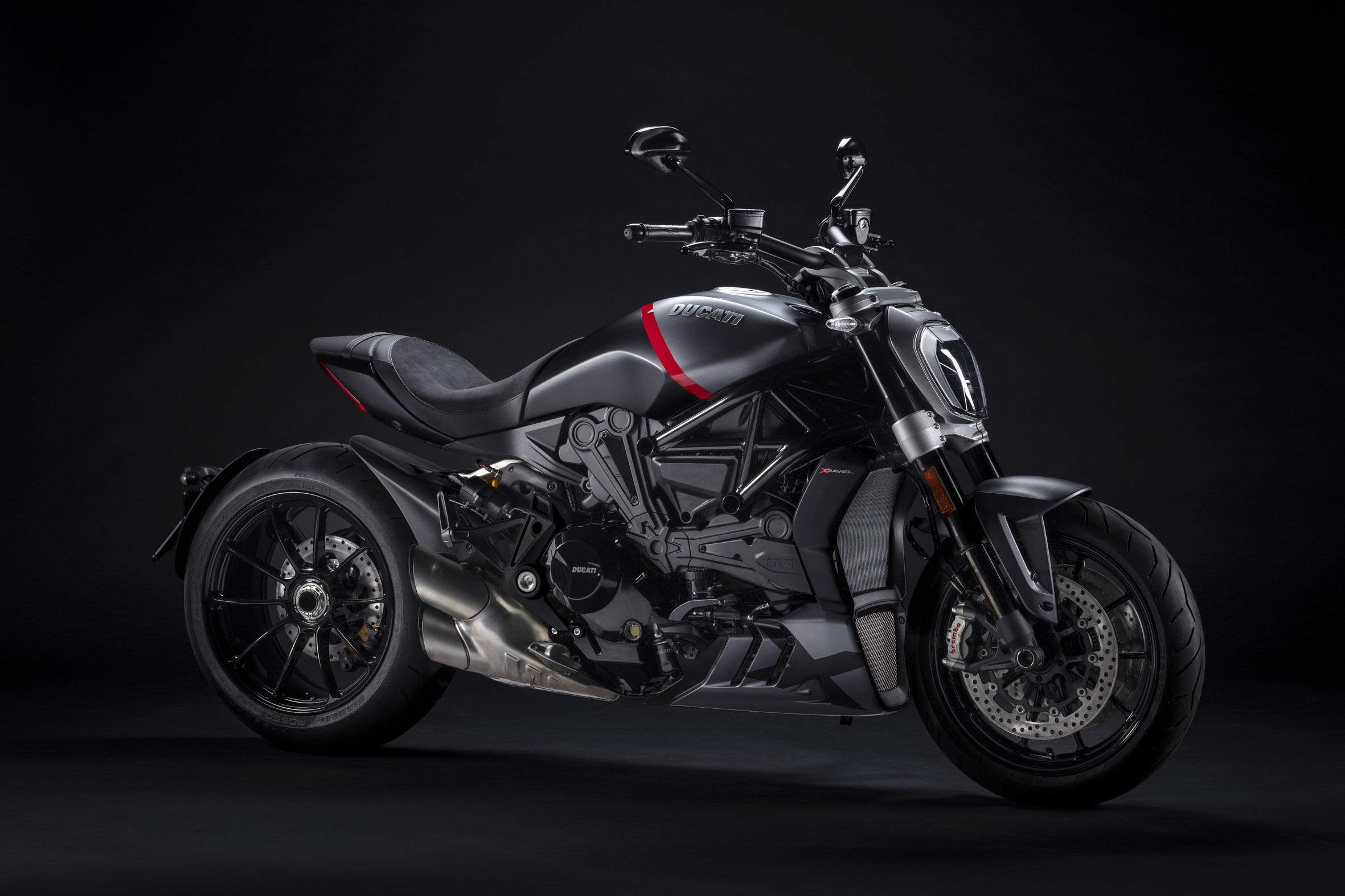 Ducati XDiavel 2021: dark o black star?