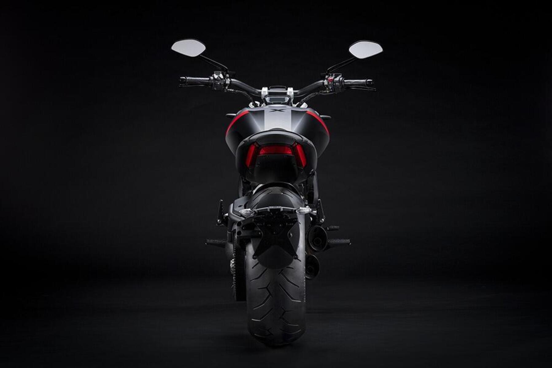 Ducati XDiavel 2021: dark o black star?