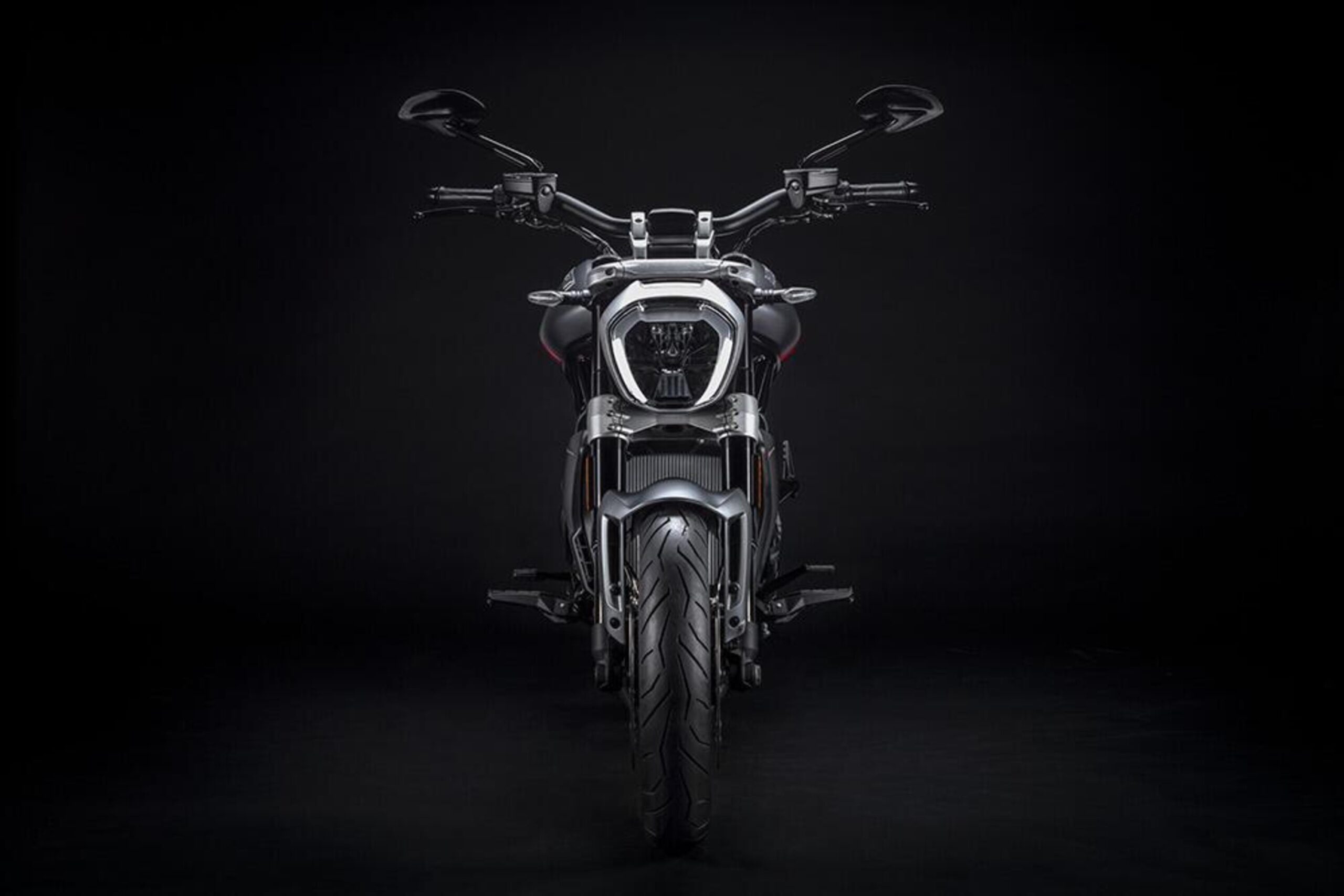 Ducati XDiavel 2021: dark o black star?