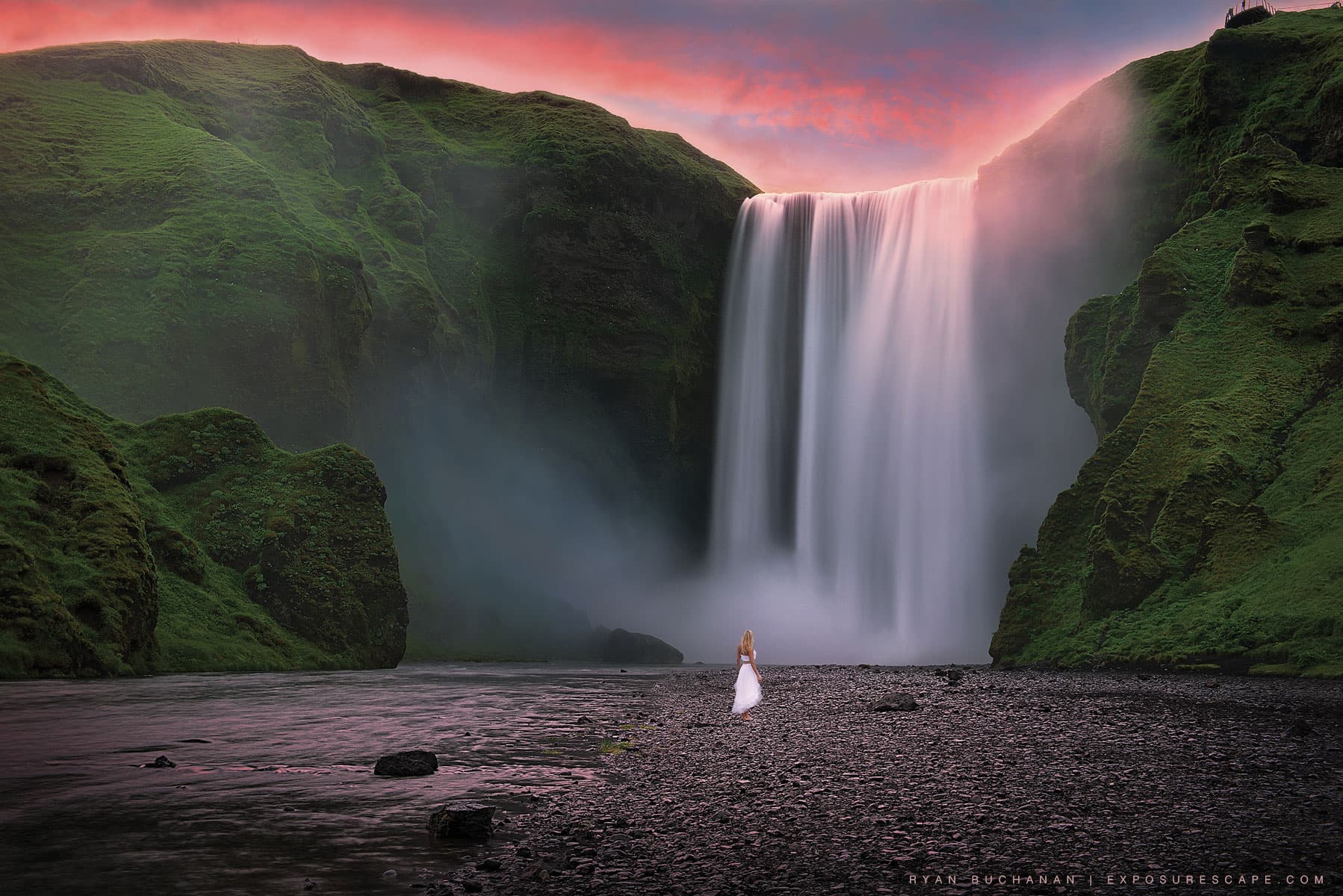 Cascate d’acqua Islanda 10 mete suggestive per gli appassionati della natura