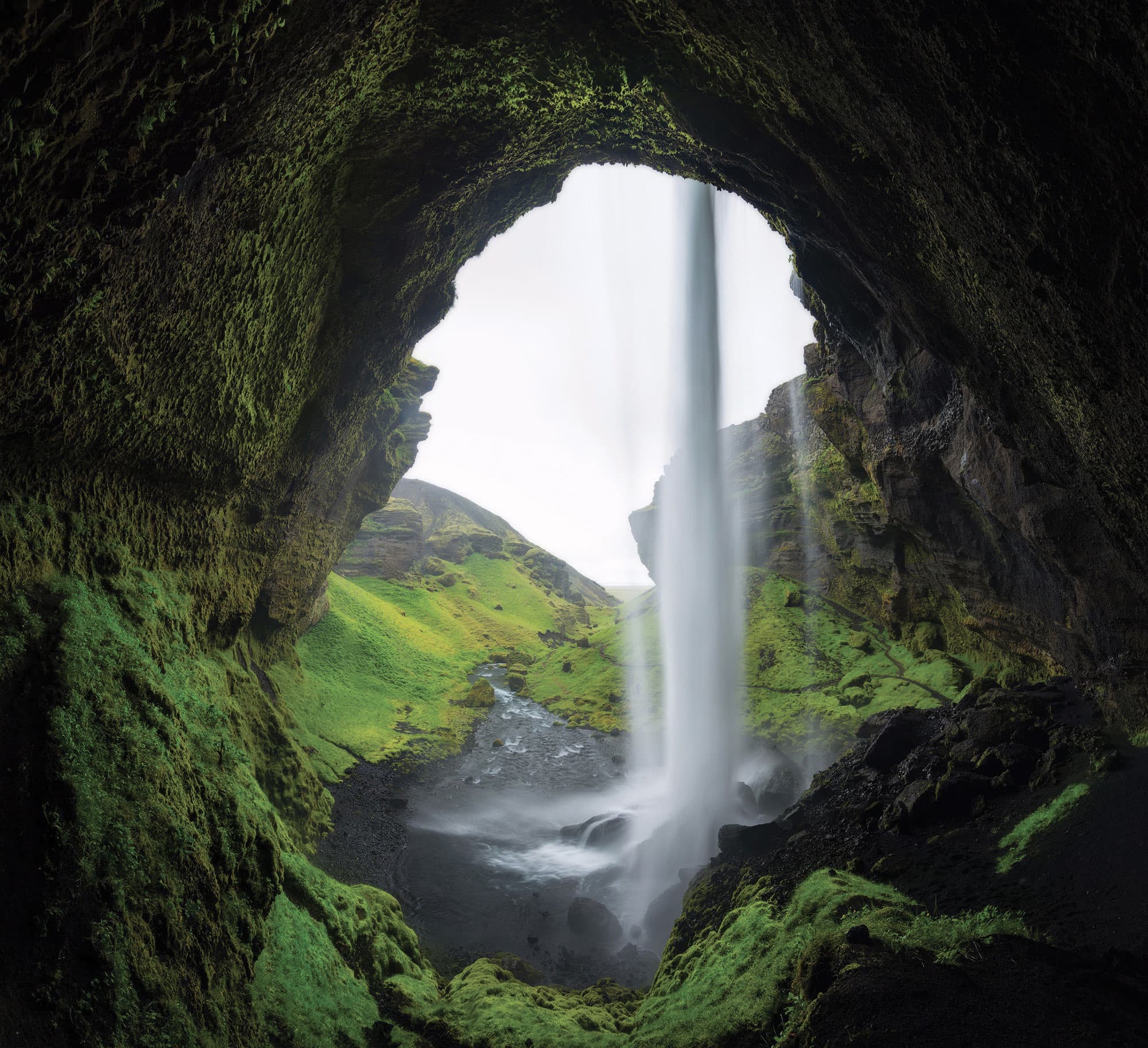 Cascate d’acqua Islanda 10 mete suggestive per gli appassionati della natura