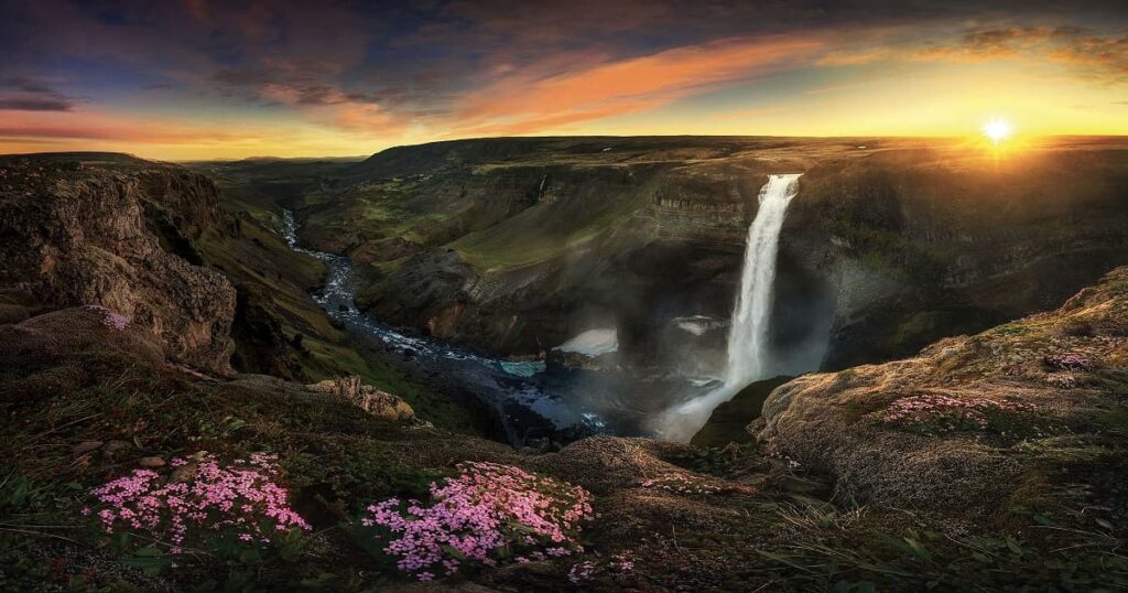 Cascate d’acqua Islanda 10 mete suggestive per gli appassionati della natura