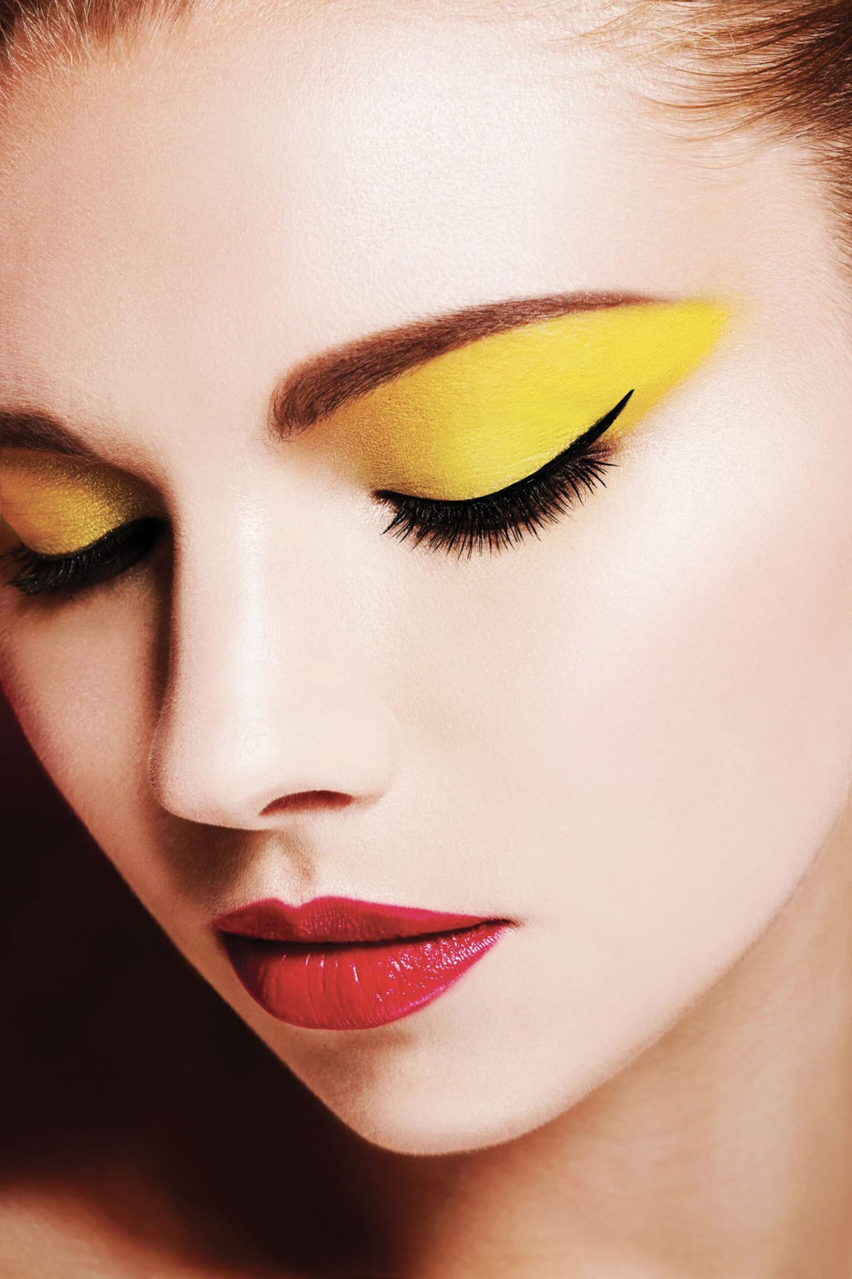 Tendenza Make up Estate 2021 Dal limone al fluo, il make up è giallo