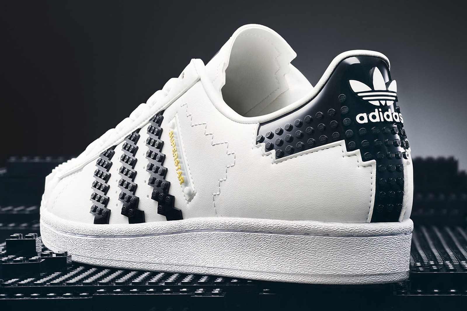 Sneaker Adidas Lego: collezione street style per distinguersi 