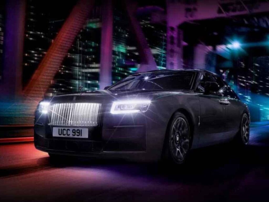 Rolls-Royce Ghost Black Badge Grande personalità e da numerosissimi elementi distintivi