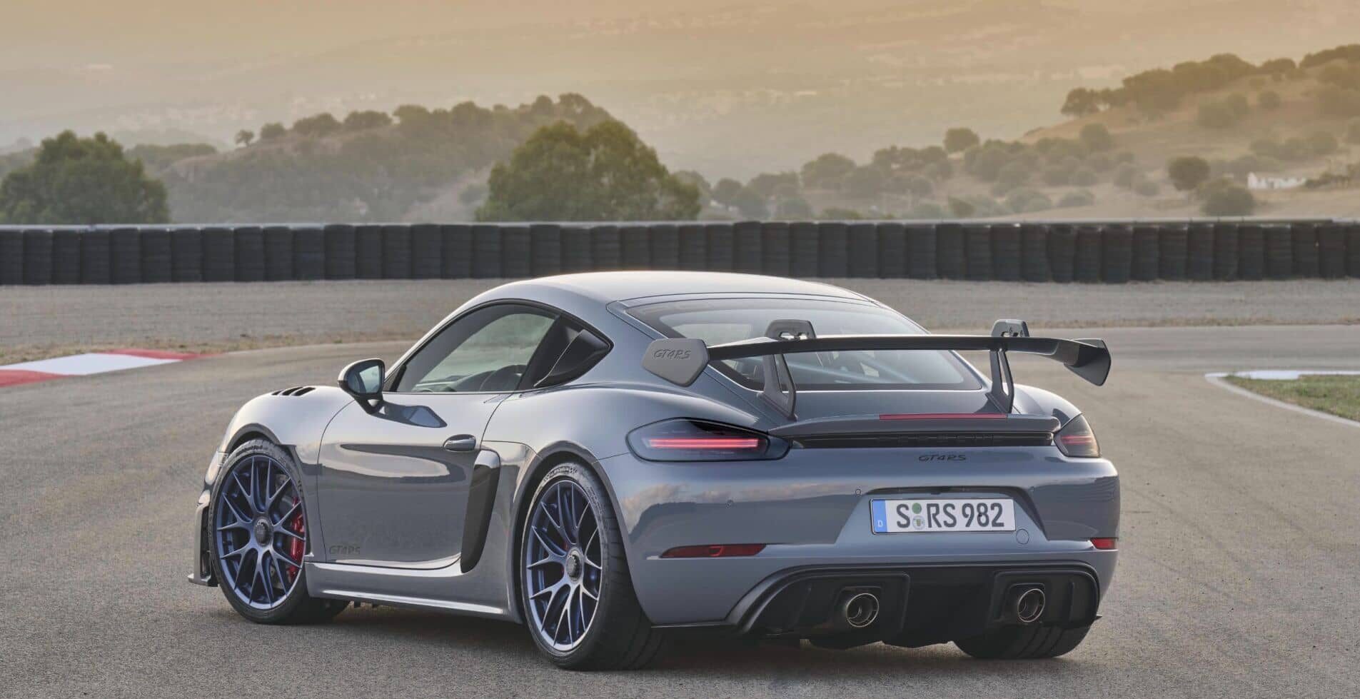 Porsche 718 Cayman GT4 RS