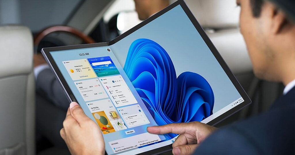 AsusZenbook 17 Fold OLED Il primo Laptop OLED pieghevole