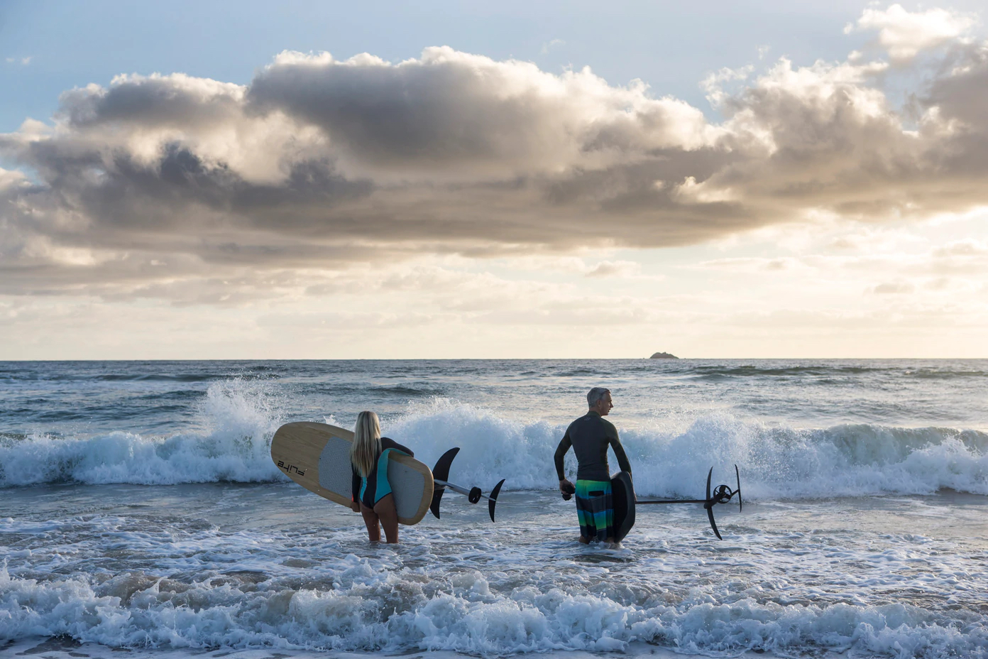 Fliteboard 2 La Tavola da surf elettrica che vola sulle onde