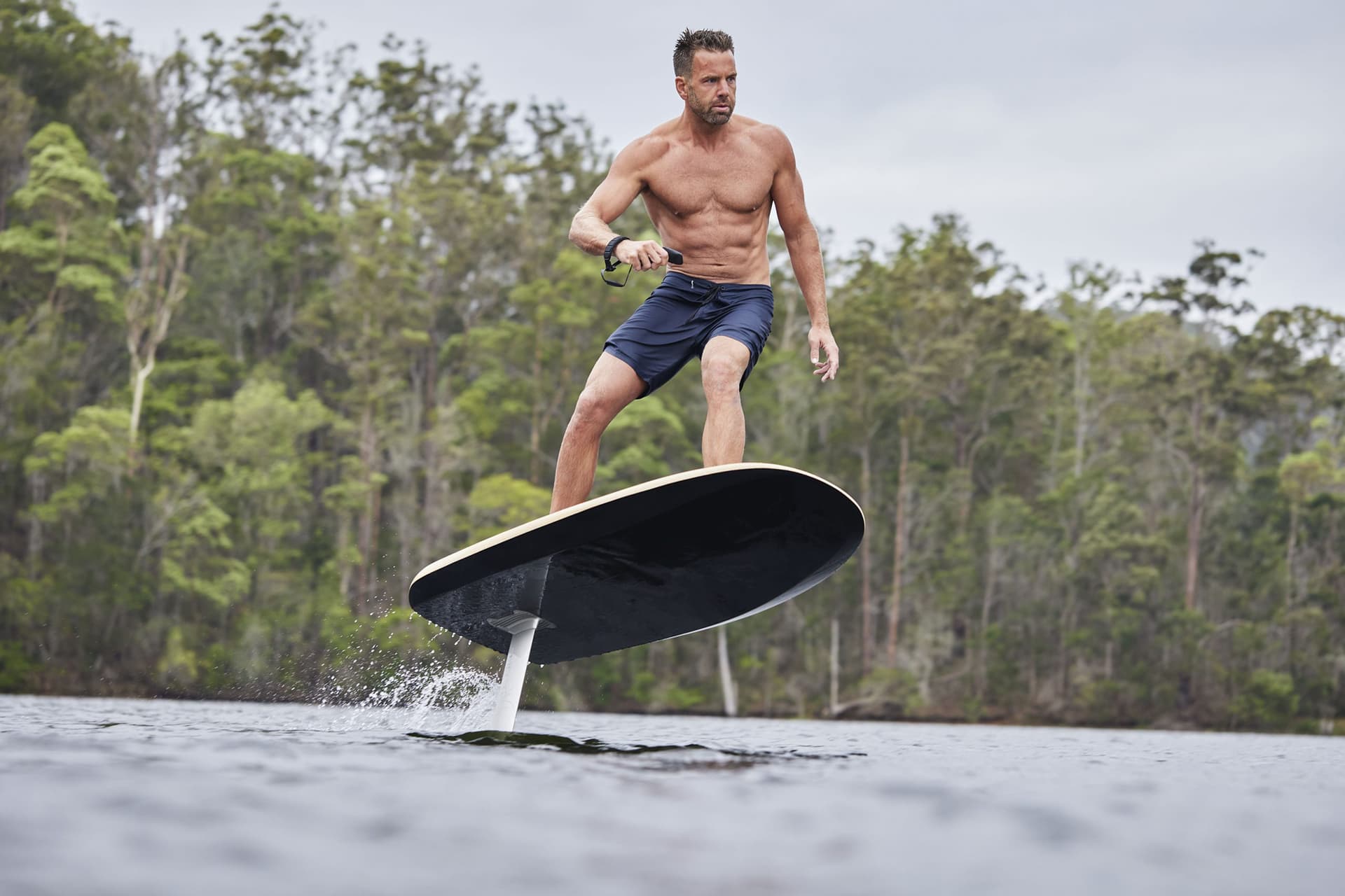 Fliteboard 2 La Tavola da surf elettrica che vola sulle onde