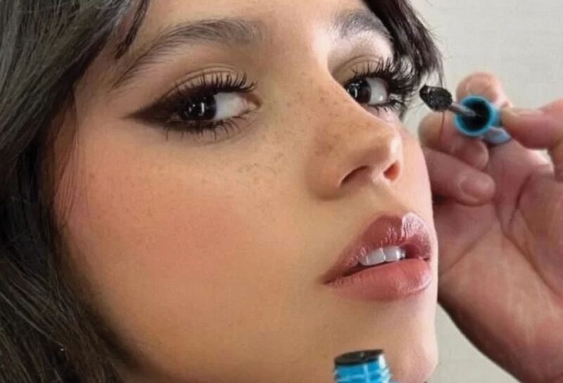 Mascara cocktailing Trend: la tendenza beauty per ciglia XXL 