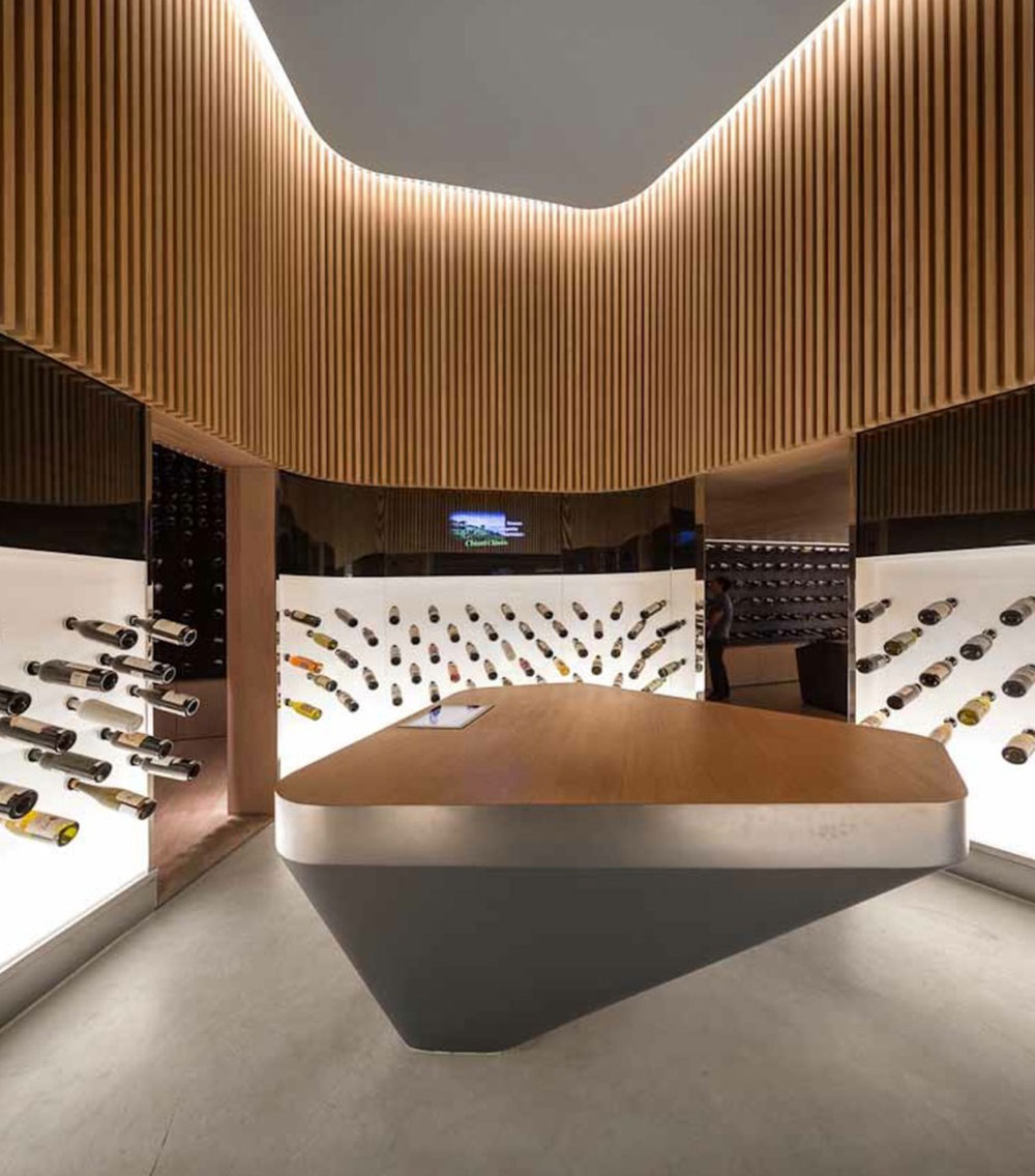 Mistral Art Wine Champagne Gallery Una vera e propria boutique luxury del vino