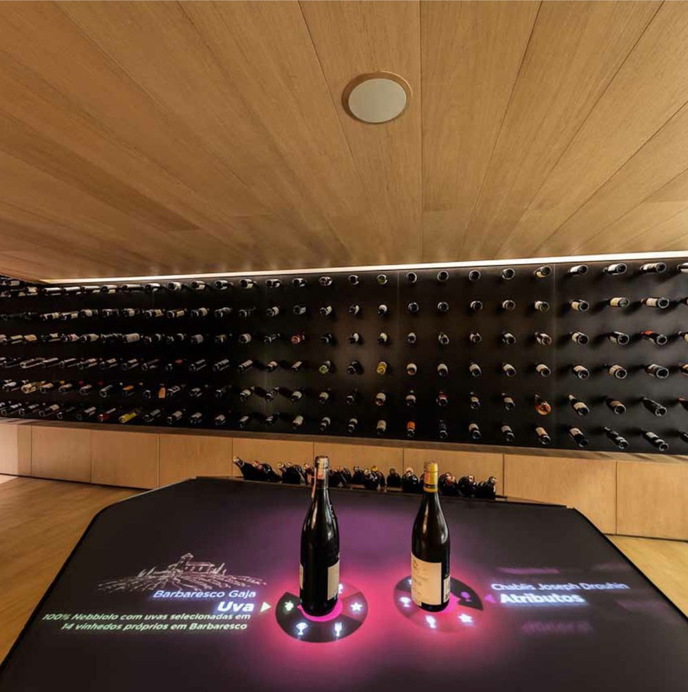 Mistral Art Wine Champagne Gallery Una vera e propria boutique luxury del vino