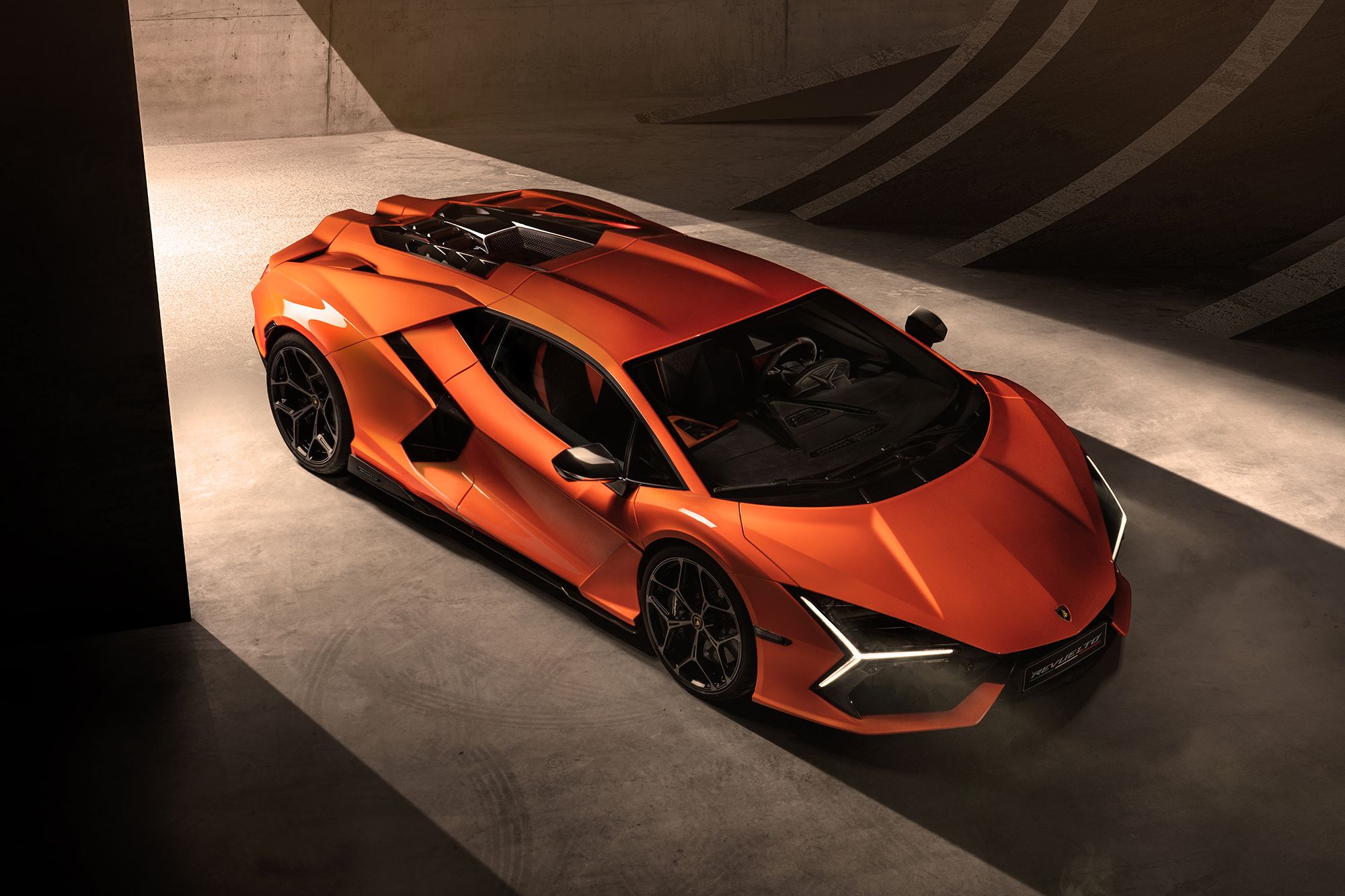 Lamborghini Revuelto, la supercar ibrida Plug-in con 1.015 CV