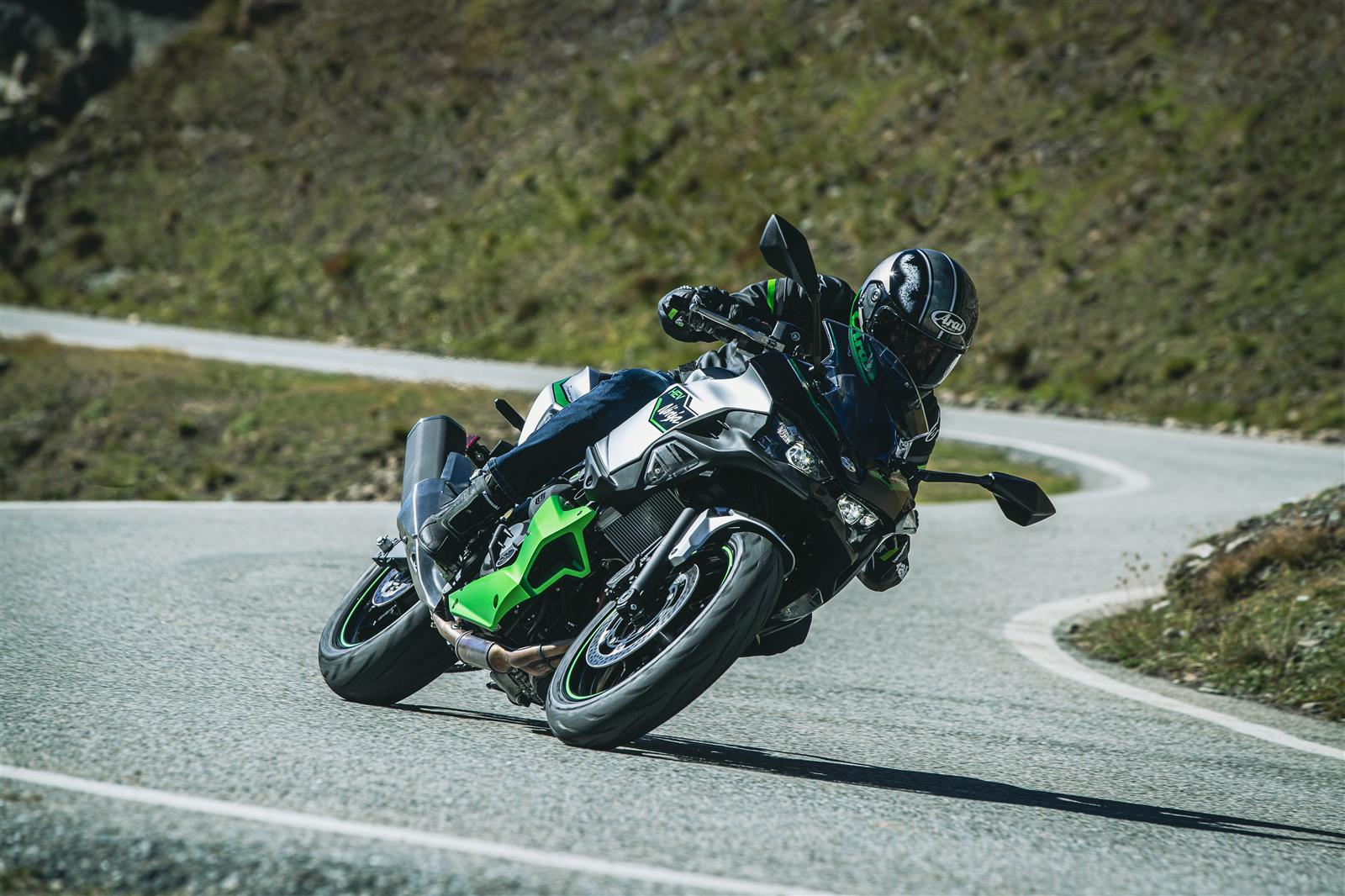 Kawasaki Ninja 7 Hybrid: la prima moto ibrida al mondo!