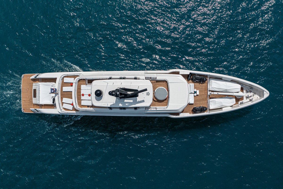 Yacht CRN My Ciao: avanguardia pura, eleganza e design 